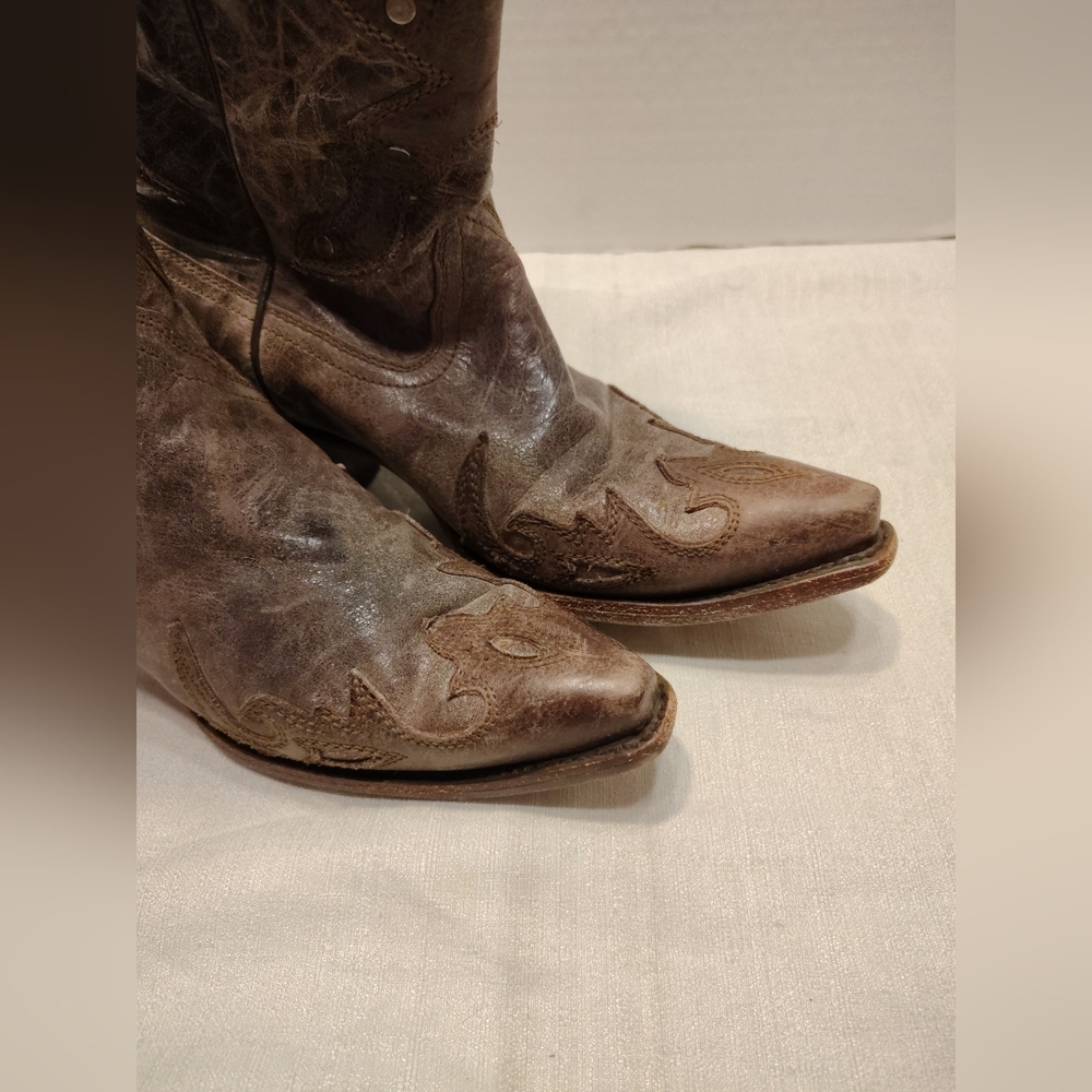 Brown Embroidered Leather Western Heeled Boots - Picture 11 of 15